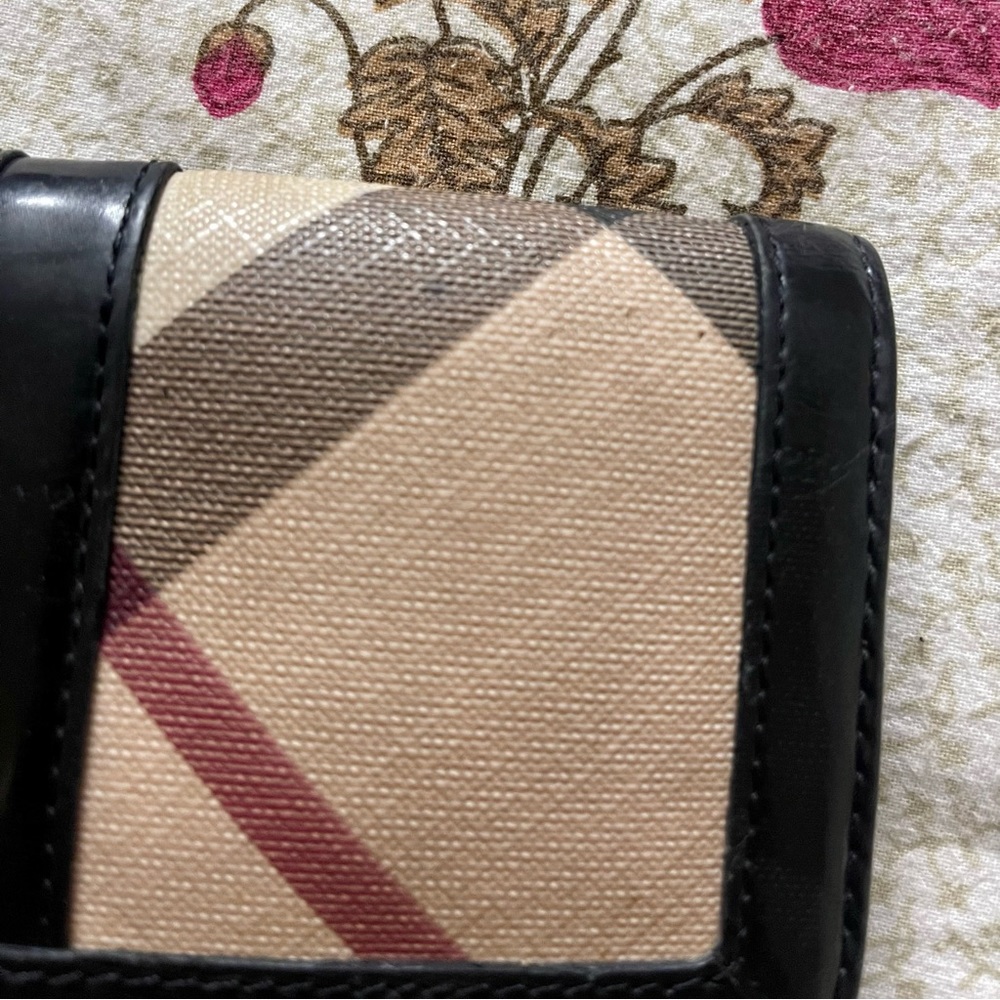 Burberry patent leather wallet - Picture 5 of 9